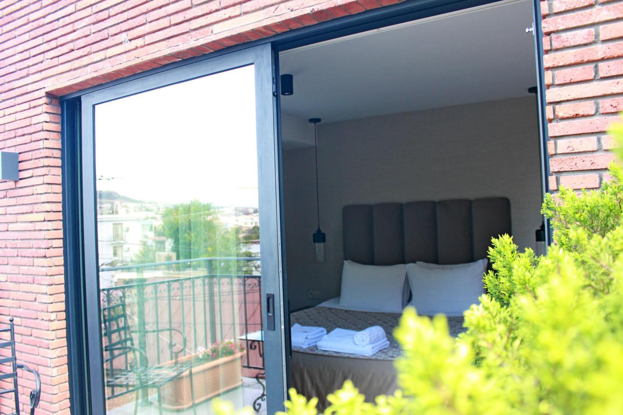 Hotel Winoterra Tbilisi Exterior photo