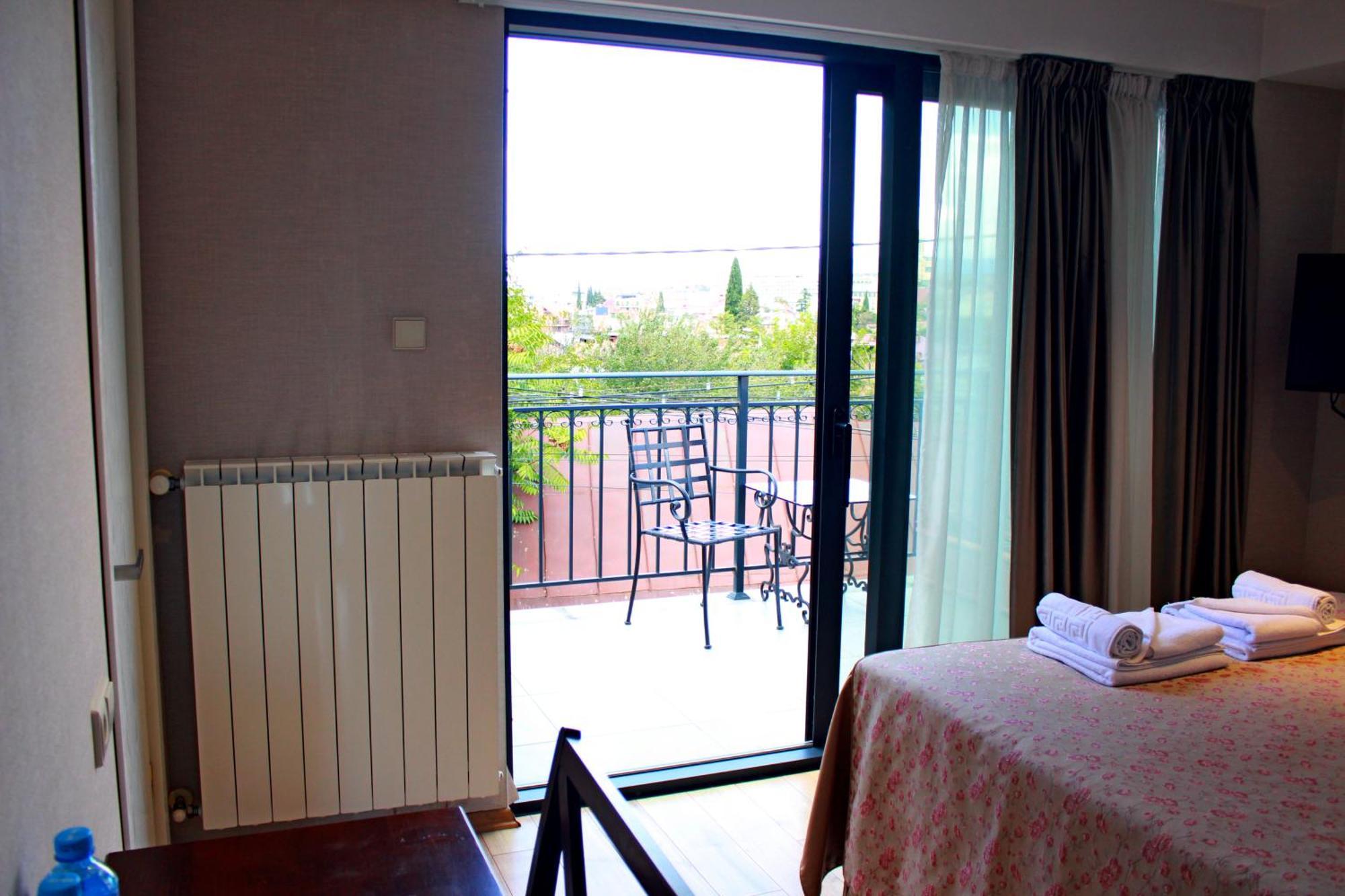 Hotel Winoterra Tbilisi Exterior photo